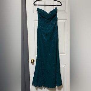 Lulus, new with tags, mermaid fit/strapless lace formal dress, sz L, emerald